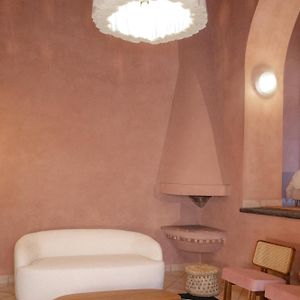 Deluxe Queen Suite